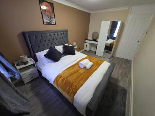 Charming 2 Bedroom luxurious Home in Thamesmead south east London - 9