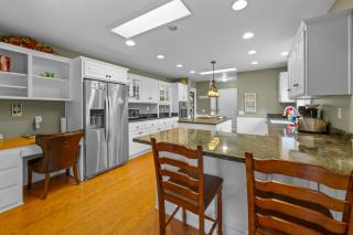 Big Bear Nest at Eagle Mountain - Game Room, Pool Table, Ping Pong, Foosball, Jet Tub, 3 Fireplaces - 1