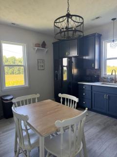 Doe Ridge – Hilltop Country Home with Hot Tub ➠ 2049 - 2