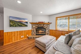 Log Cabin Dream - Log Cabin, Walk to Lake, Fireplace, Deck, BBQ - 9