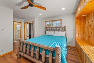 Log Cabin Dream - Log Cabin, Walk to Lake, Fireplace, Deck, BBQ - 2