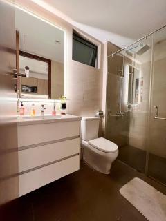 Colombo Skyline Luxury Apartments at Tri-Zen - Pool and Amazing City Views - 2