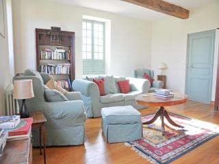 Beautiful farmhouse with private pool - 8