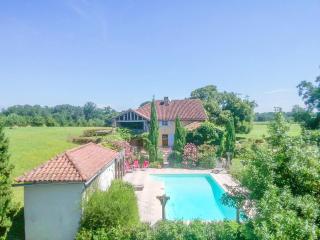 Beautiful farmhouse with private pool - 3