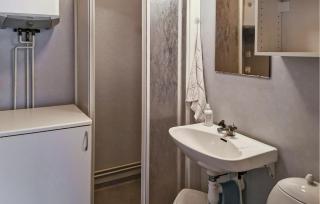 Two-Bedroom Holiday Home In Silverdalen - 2