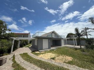 Casa com piscina e vista para o rio - 9