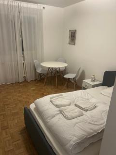 Apt 1944 Free Parking - 3