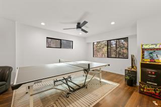 Modern Primrose - Spacious 3 BR Mountain Cabin, Decks, Game Room & Near Ski, Zoo & Golf - 9