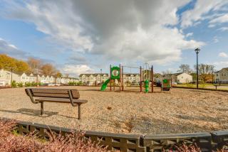 Private Patio! Sleek and Stylish Smithfield Townhome - Smithfield - 6