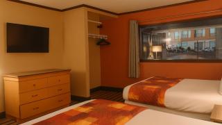 Gated 2 Double Beds Studio with Full Kitchen 106 - 2