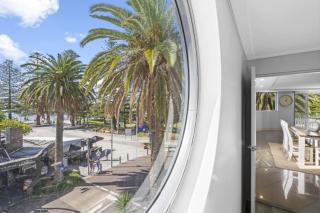 Family-Friendly with 2 TVs & Rooftop Pool - 5