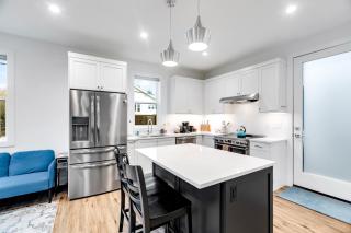 Southside Sanctuary, Modern Comforts - 8