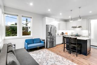 Southside Sanctuary, Modern Comforts - 5