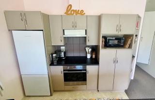 Cosy 3BR Home with Breathtaking Views - 2