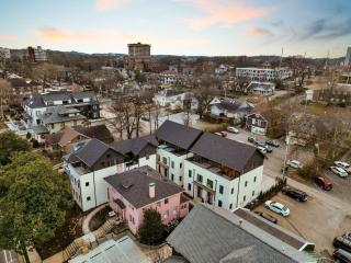 Modern Cowboy - Private Balcony - Mins To Broadway - 7