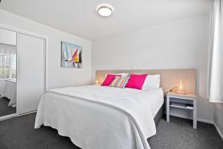 Harbourside Getaway - 2