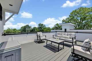 Soprano - Private Rooftop - 8 mins to Broadway - 9