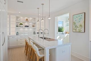 INT44: 44 Intracoastal Court - 3