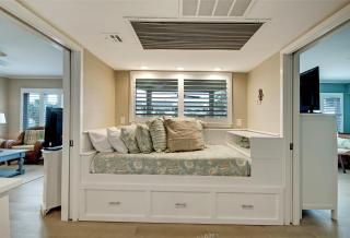 PC202E: 202E Port O'Call - 6