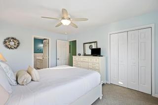 PB17: 17 Pelican Bay - 4