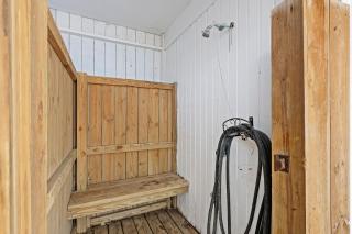 PB17: 17 Pelican Bay - 1