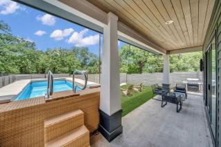 Sleeps 42 2 Pools & Game Room 11BR near Downtown - 4