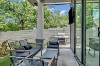 Sleeps 42 2 Pools & Game Room 11BR near Downtown - 1