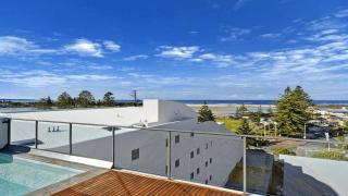 Rooftop Terrace & Pool, Walk to Beach & Cafés - 7