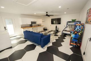 Amazing 4BR Family Retreat 10 Min to Downtown - 6