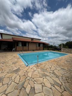Casa com piscina há 1h30 de São Paulo - Porangaba - 0