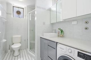 Oceanfront Stay - Steps to the Sand - 9