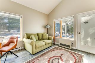 Shuttle to Slopes Mtn Condo Less Than 1 Mi to Sugarbush - 1