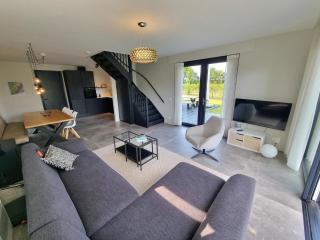 Luxurious detached water villa with jetty - 8