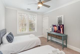 Belwood Duo-2 Units-Across Parthenon-Mins Broadway - 3