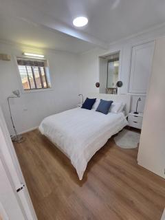 5 Mins Walk to Katoomba Station, Games Room, Firepit, King Bed, Fireplace - 8