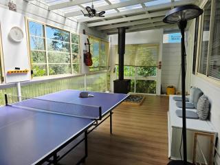 5 Mins Walk to Katoomba Station, Games Room, Firepit, King Bed, Fireplace - 4