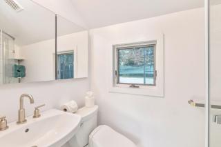 Tennis & Sea Escape - Hydrangeas in the Hamptons - 2