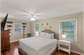 AV3-20: 3 20th Avenue - 2