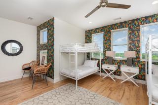 Riff & Rest - 2 Stylish Homes - Mins to Germantown - 8