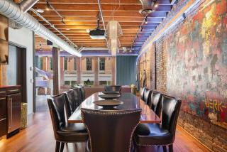 Backstage Jam - 2 Units - Walk to Broadway - 1