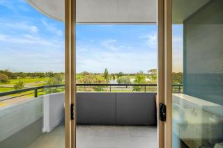 Monarc - 2BR Lakeside Apt with parking plus gym - 8