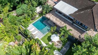 Villa Jodoh - Exciting Chic 4BR Stylish Villa Near Seminyak, Perfect for a Trendy Getaway - 3