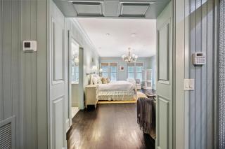 AV9-02: 9 2nd Avenue - 9