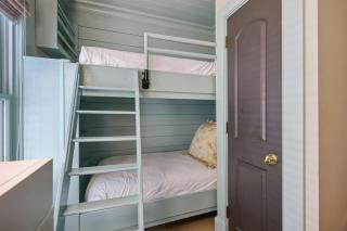 AV9-02: 9 2nd Avenue - 3