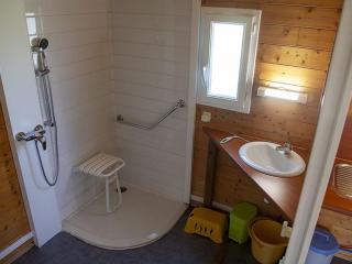 Chalet Accessible avec Terrasse – 2 Chambres à Naucelle - API-1-52-311 - 3