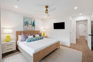 GL1232: 1232 Greenslake - 1