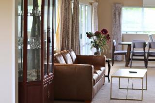 The Pond House by Homello Spacious Country Retreat with Pool & Pond - 2