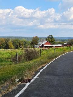 Perch, for work or wandering the Litchfield Hills - Southbury - 7