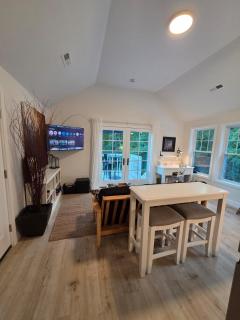 Perch, for work or wandering the Litchfield Hills - Southbury - 4