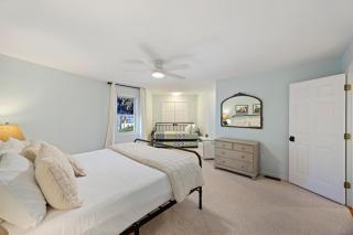 AV4-53: 4 53rd Avenue - 3